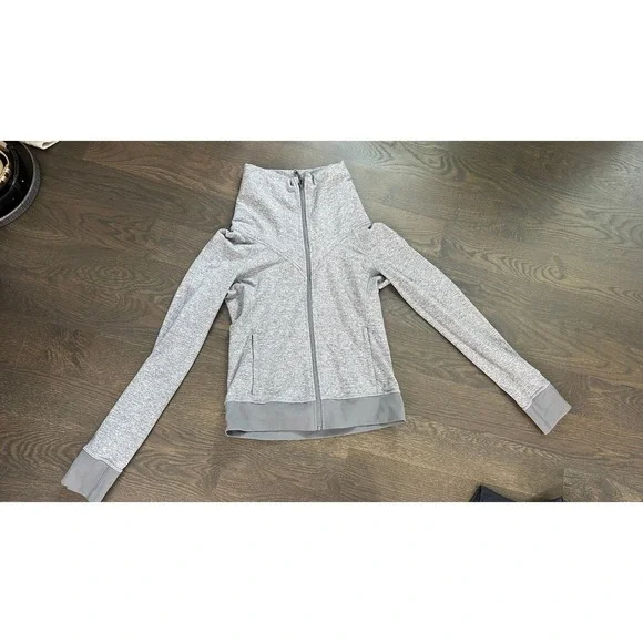 Lululemon Heathered Gray Define Jacket Funnel‎ Neck Full Zip Athletic sz 6-8? - Picture 2 of 6